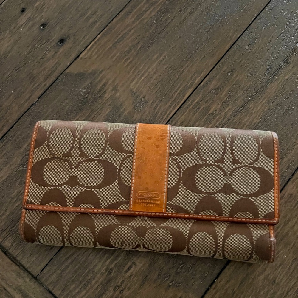 Coach billfold wallet